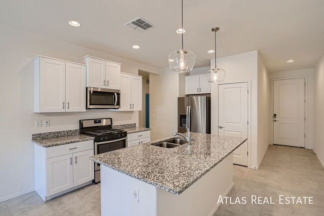 Building Photo - BEAUTIFUL  NEW 3 BEDROOM MARANA HOME