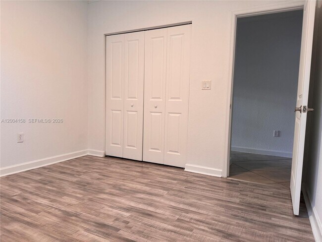 Building Photo - 154 SE 23rd Terrace