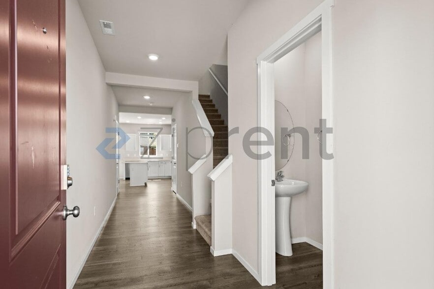 Building Photo - Unit