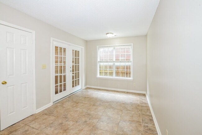Building Photo - 6828 Shorey Ln