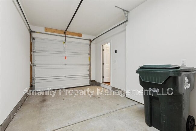 Building Photo - 103 Carrington Ln