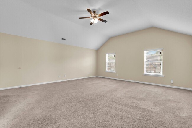 Building Photo - AVAILABLE MAY 2025 [NO PETS PREFERRED: x1 ...