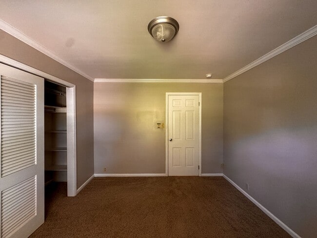 Building Photo - Beautiful Tri Level Home in Vanstory Hills
