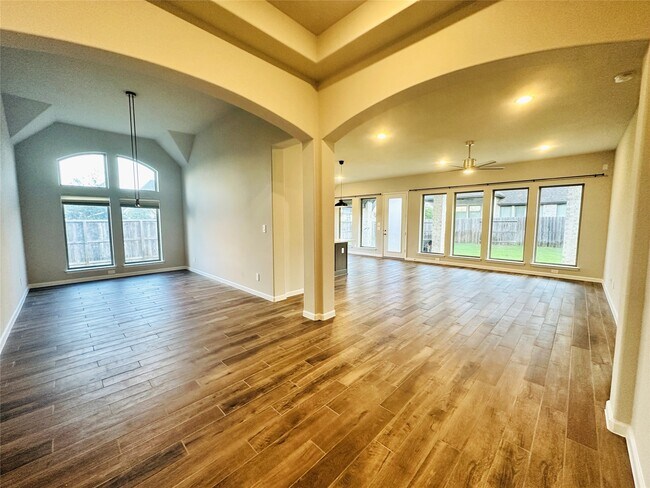 Building Photo - 5803 Garnet Peak Ln