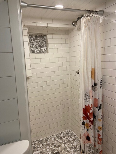 Shower - 120 W 26th St