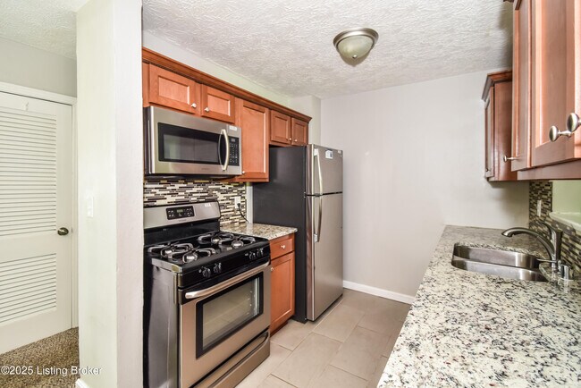 Building Photo - 4809 Granada Dr