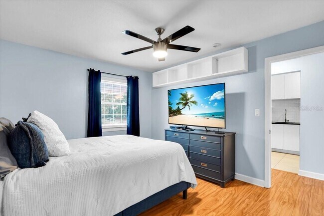 Building Photo - 101 Pompano Dr SE