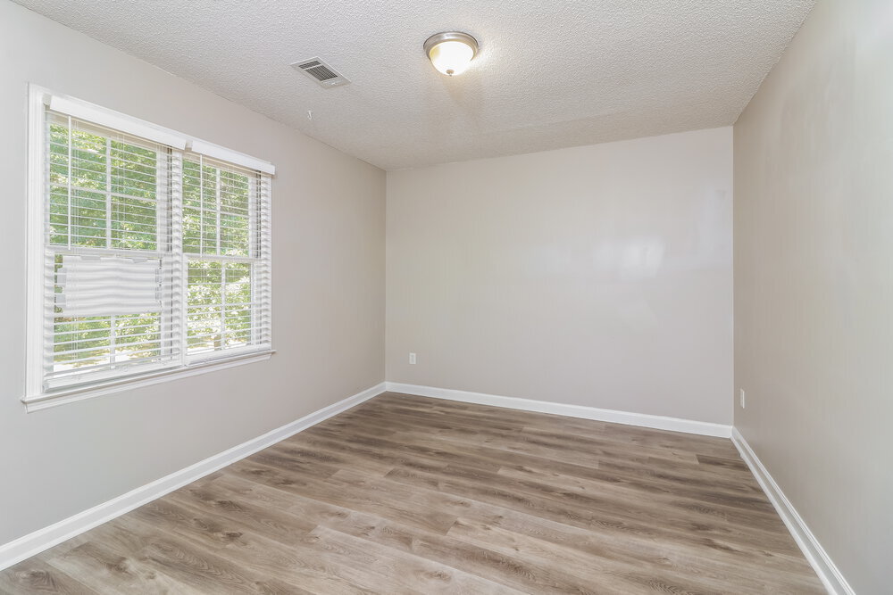 Building Photo - 3330 Dogwood Dr