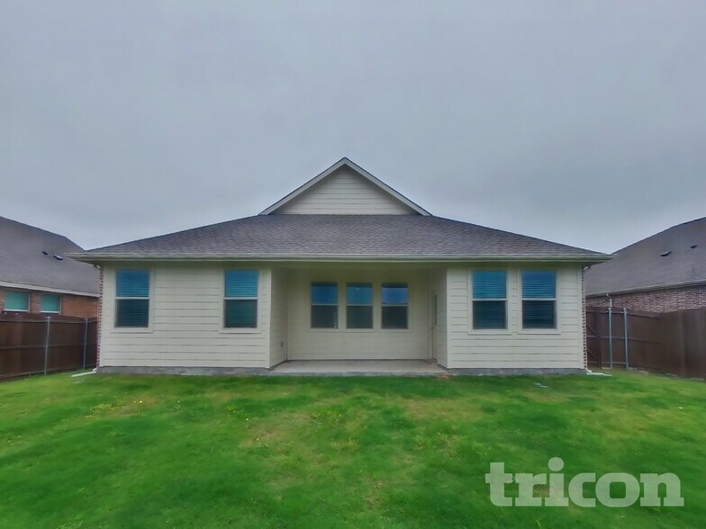 Building Photo - 235 Jenkinson Dr