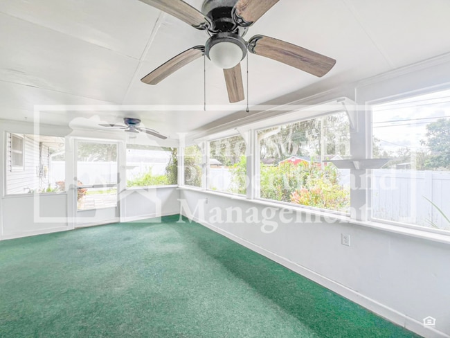 Building Photo - 2926 Forestgreen Dr S