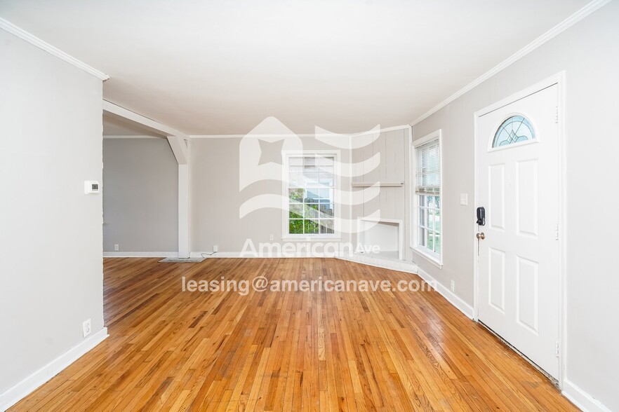 Building Photo - 2408 Webster St