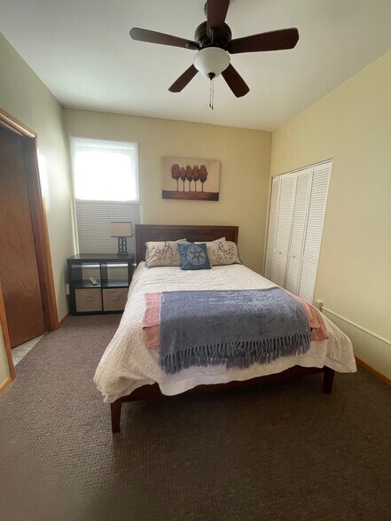 main bedroom, bath attached - 1102 W Galena St