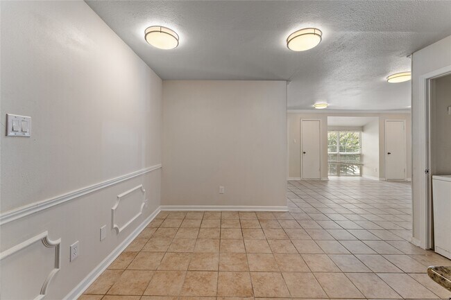 Building Photo - 12633 Memorial Dr