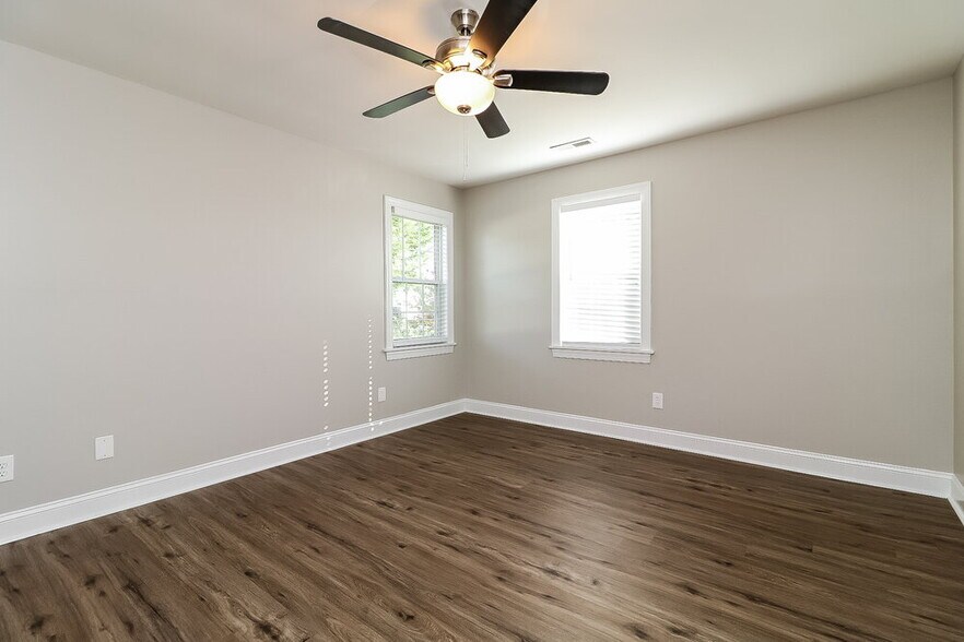 Building Photo - 14 Olde Charles Towne Ct