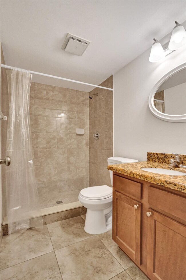 Building Photo - 3115 Oakland Shores Dr