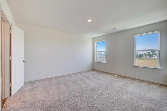 Building Photo - 221 Cres Park Dr