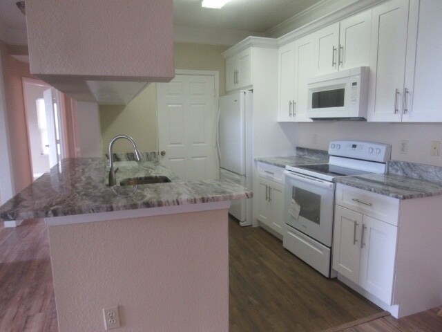 Building Photo - 1 bedroom 1 bathroom condo