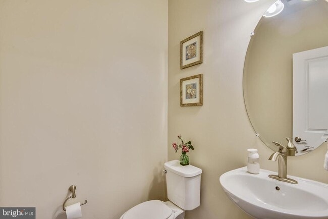 Building Photo - 1222 Main Line Blvd