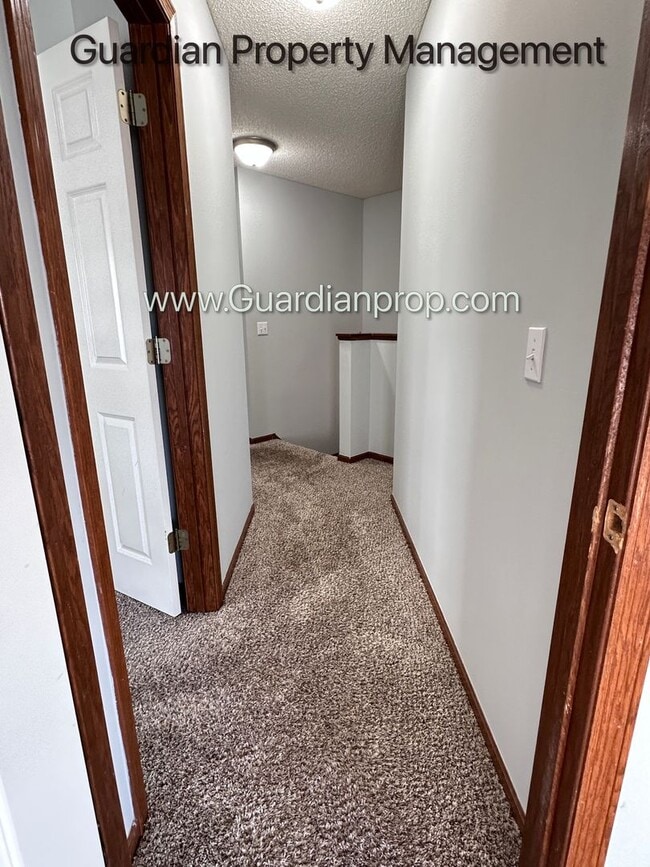 Building Photo - Hopkins Single Family Home, 2 Car Garage, Office, Gas Fireplace, Primary Suite