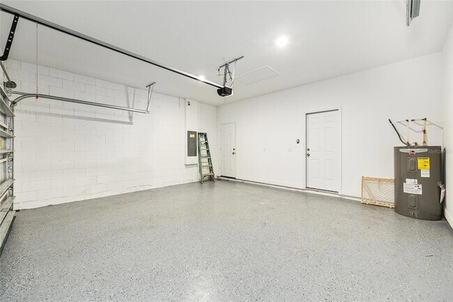 Building Photo - 5998 SW 154th Street Rd