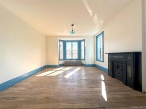 Building Photo - 23 Dubois St