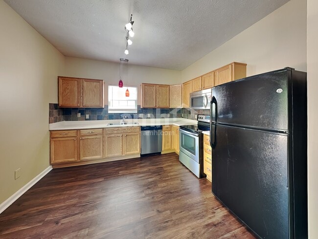 Building Photo - 8060 Chesterhill Way