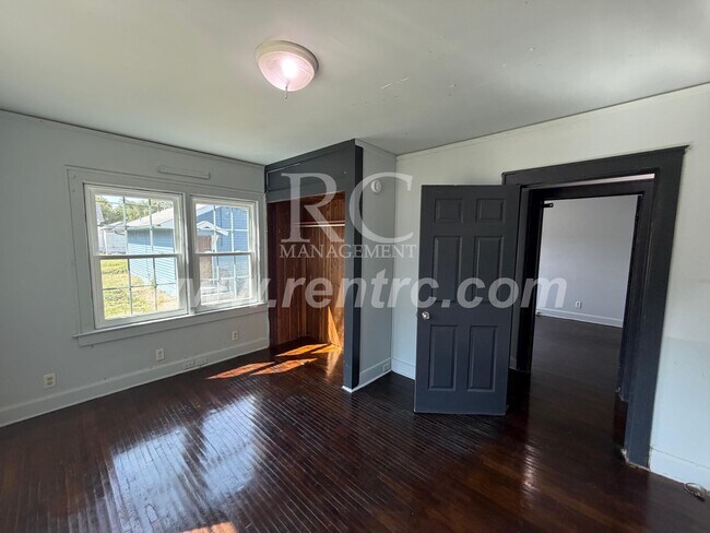 Building Photo - 26 Delaware-