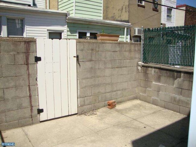Building Photo - Recently Renovated 2-Bedroom Home for Rent...