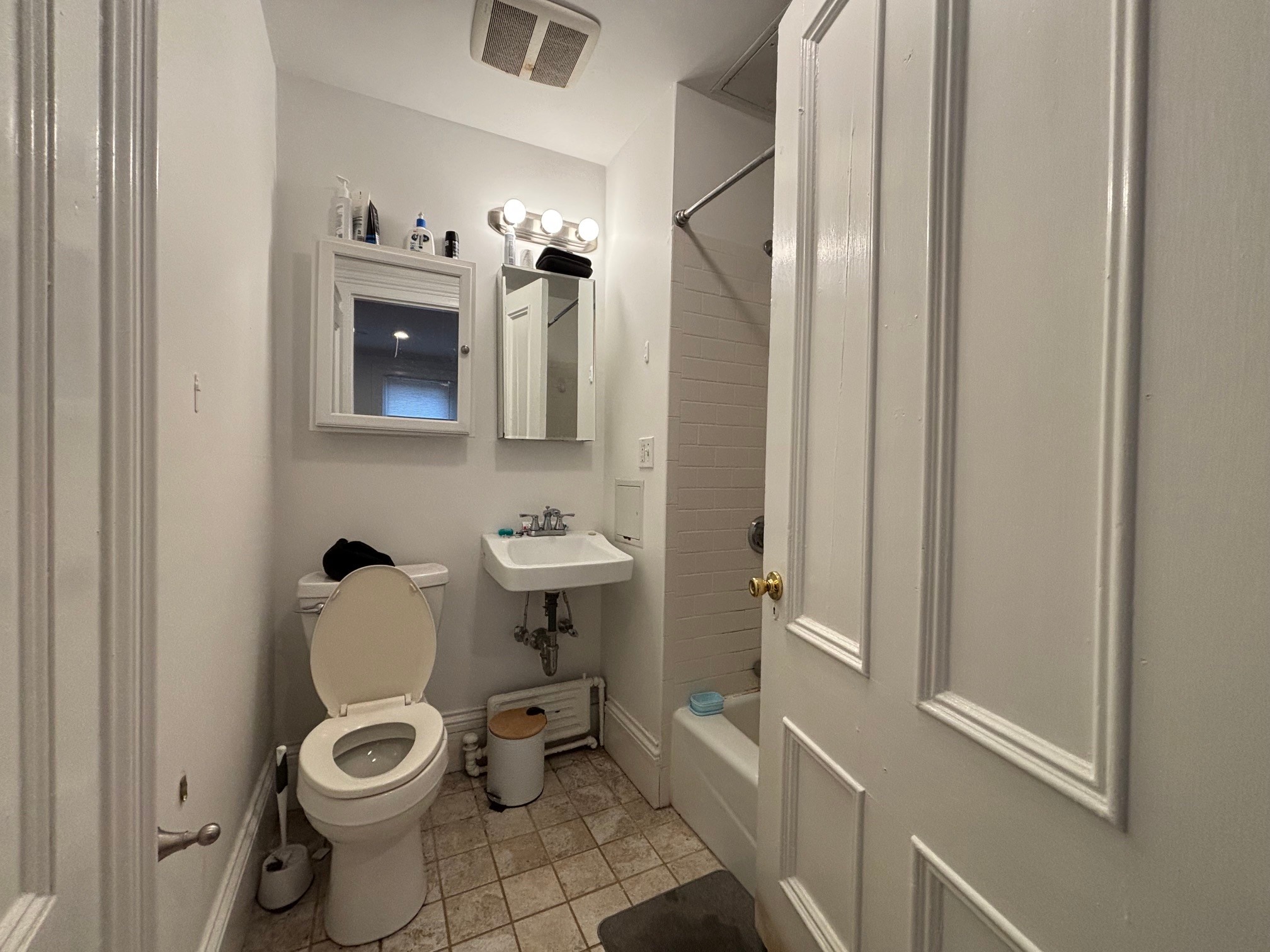 Building Photo - 85 Charles St