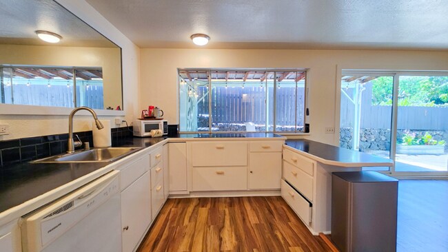 Building Photo - 76-6173-6173 Lehua Rd