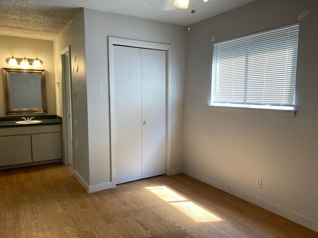 Building Photo - 3816 Speedway