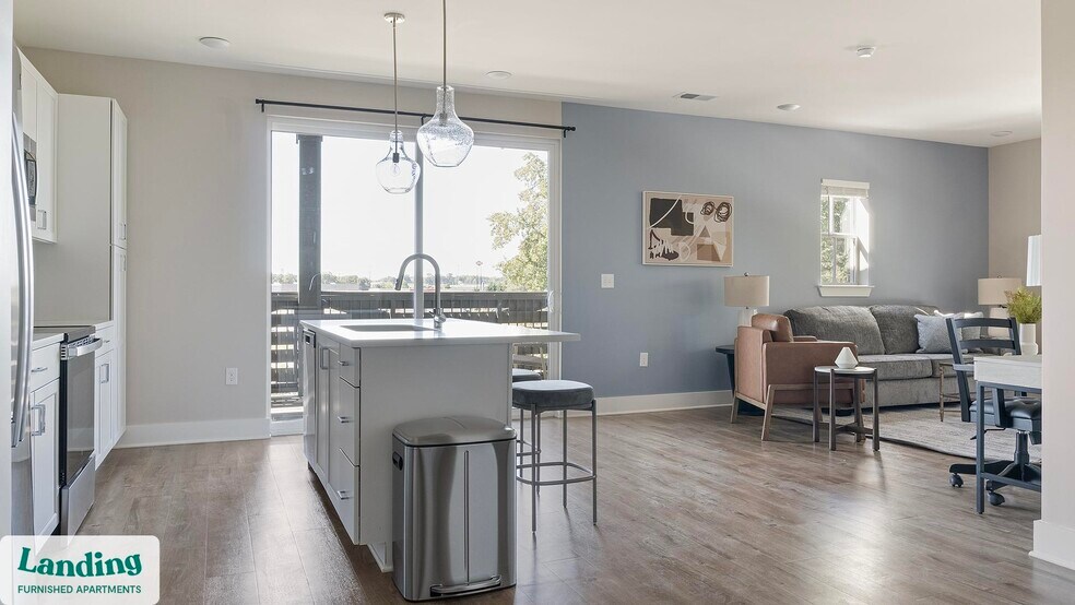 Building Photo - 1000 Forestview Dr