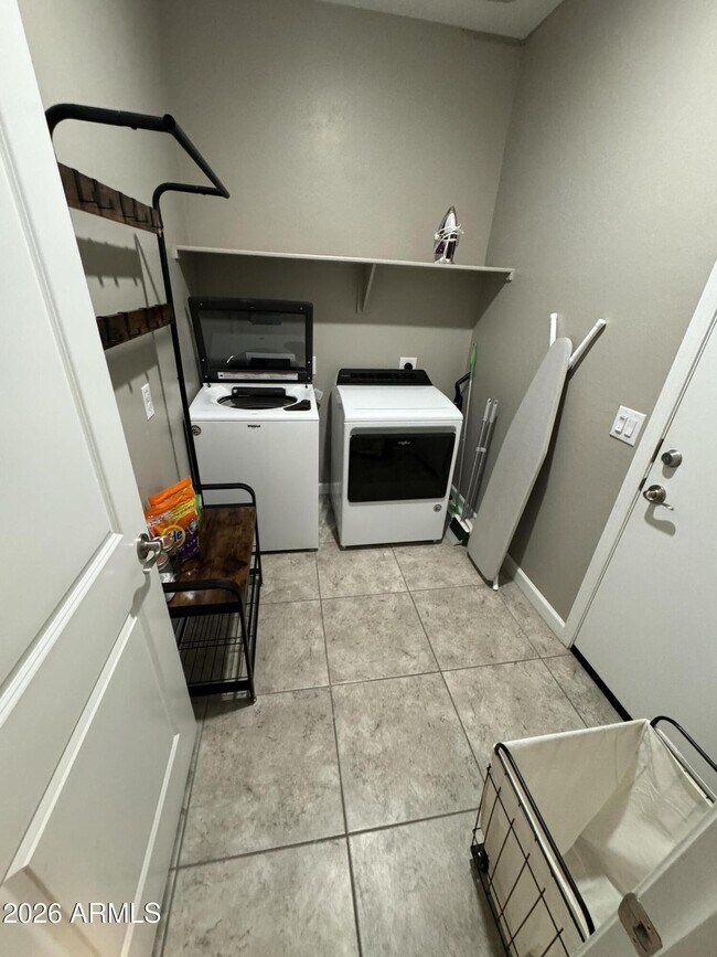 Building Photo - 18735 N Ravello Rd