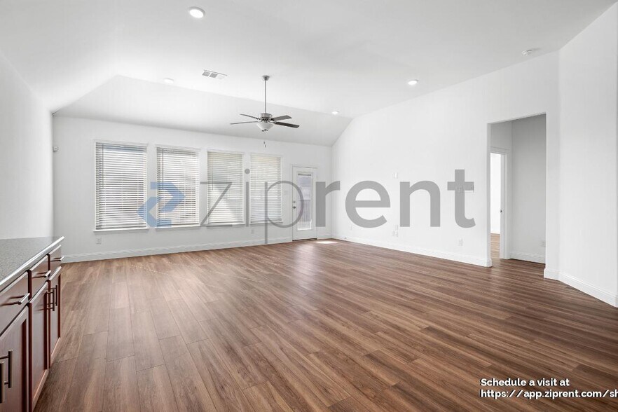 Building Photo - 2900 Long Slope Rd