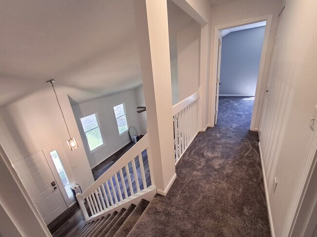 Building Photo - 6135 Sawmill Woods Dr