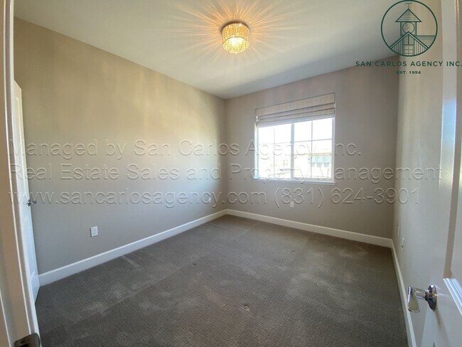 Building Photo - Three Bed Home in New Marina Development