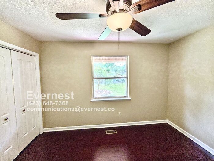 Building Photo - 2107 Crown Ct Ln