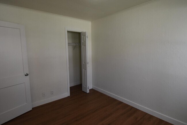 Building Photo - 1817 Birch St