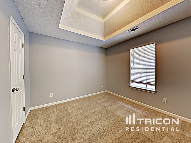 Building Photo - 3480 Cameo Ct