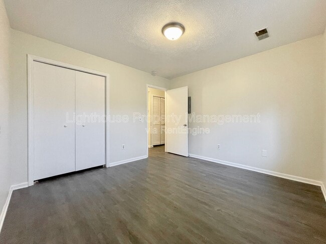 Building Photo - 2972 Vineland Ave SE