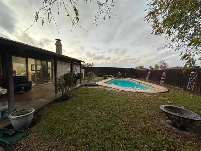 Building Photo - 1803 Redbud Cir