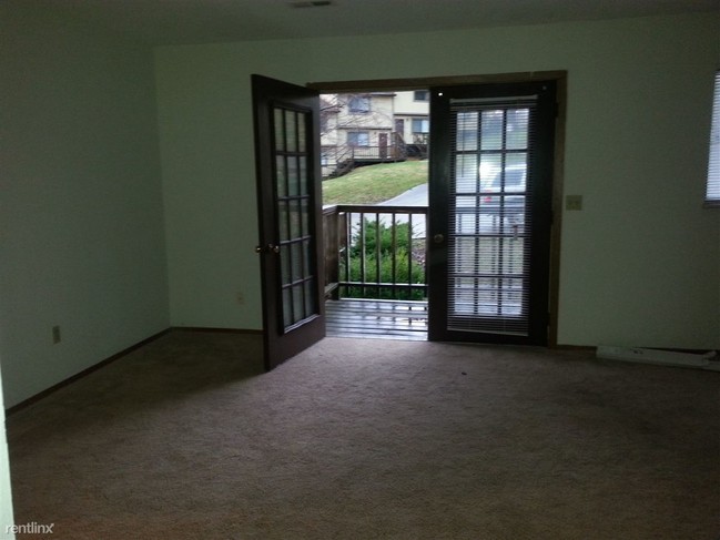 Building Photo - 125 Idlerun Dr