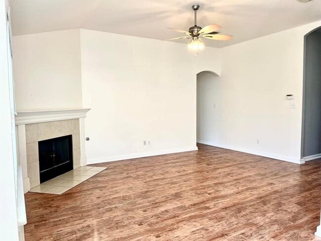 Building Photo - 2409 Romeo Dr