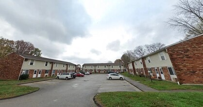 Building Photo - 1890 Vista Cir