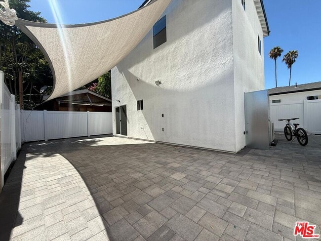 Building Photo - 15964 Gault St