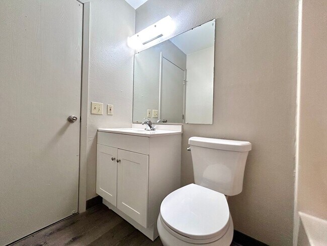 Building Photo - 3924 Kenowa Ave