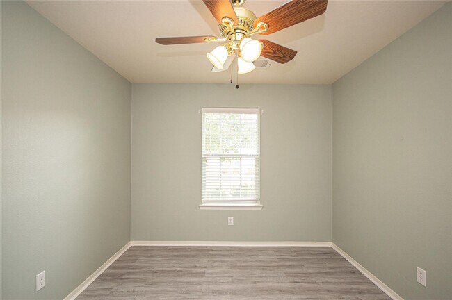 Building Photo - 21030 Alden's Oak