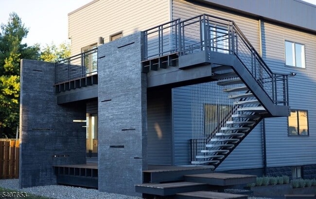 Building Photo - 246 Cortlandt St