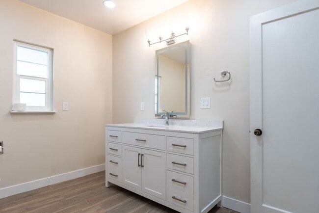 Building Photo - Thoughtfully Updated 2 bedroom Home in Pacific Grove