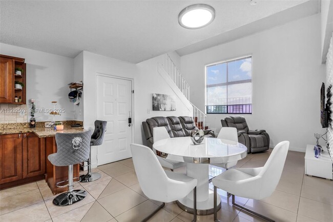 Building Photo - 2740 W 63rd St